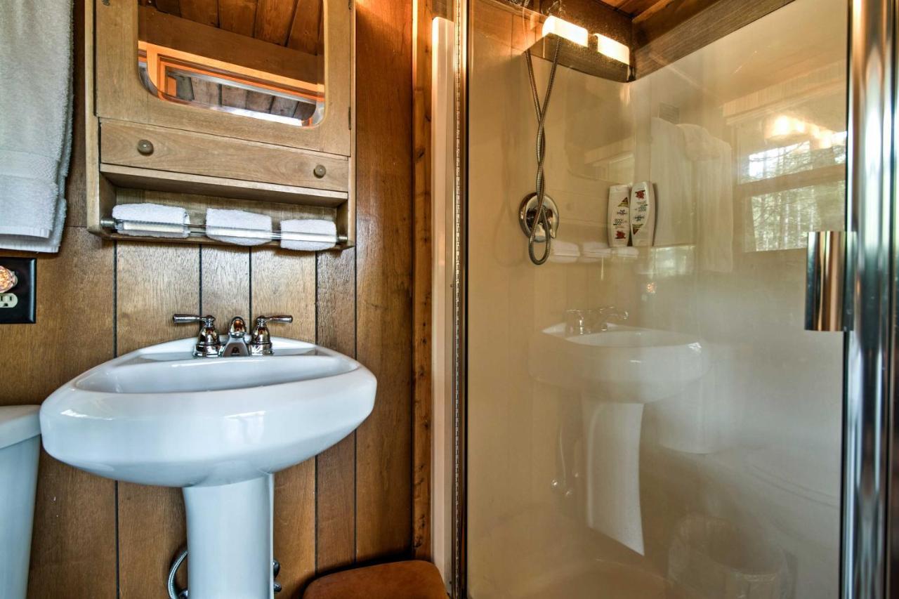פקווד Serene Washington Escape With Deck And Mountain Views! מראה חיצוני תמונה